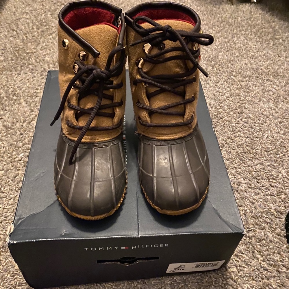 Tommy Hilfiger duck boots